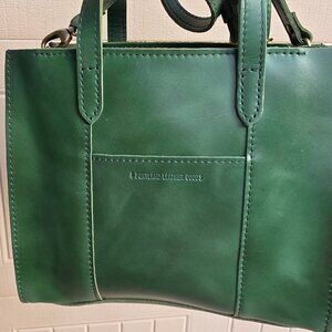 NWOT Portland Leather Goods PLG Cowboy Mint Classic Zipper Lola